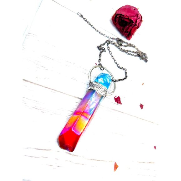 Red and blue aura quartz crystal necklace - Picture 6 of 11